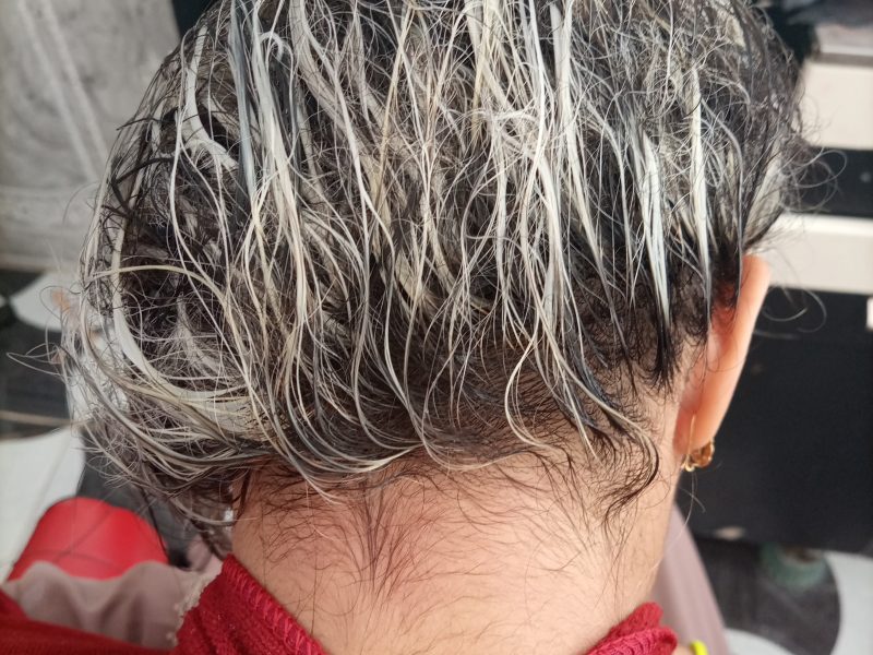 مرحبا يكن في صالون جيهان للحلاقة والتجميل
